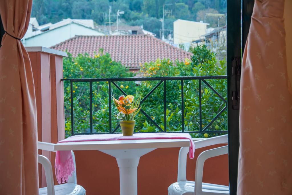 Panos Apartments بينيتسيس المظهر الخارجي الصورة